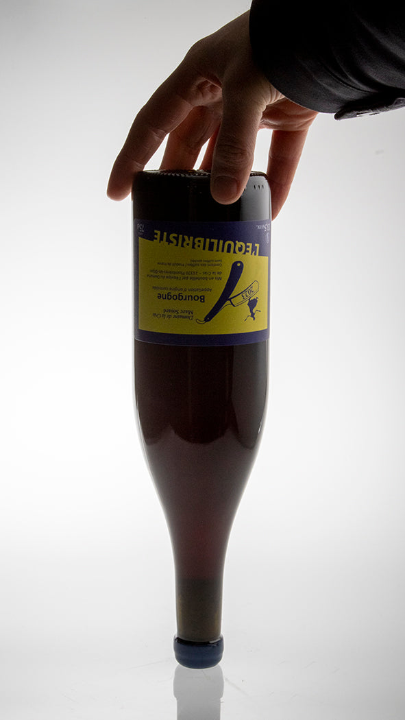 2023, Equilibriste rouge